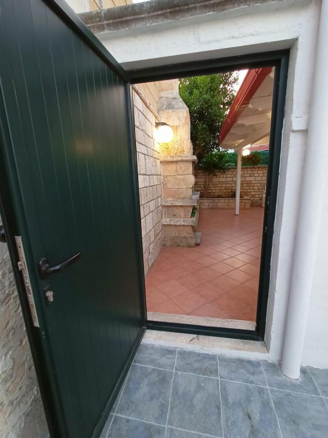 Villetta Poesia 50 M Dal Mare Con Giardino E Parcheggio Torre dell'Orso Kültér fotó